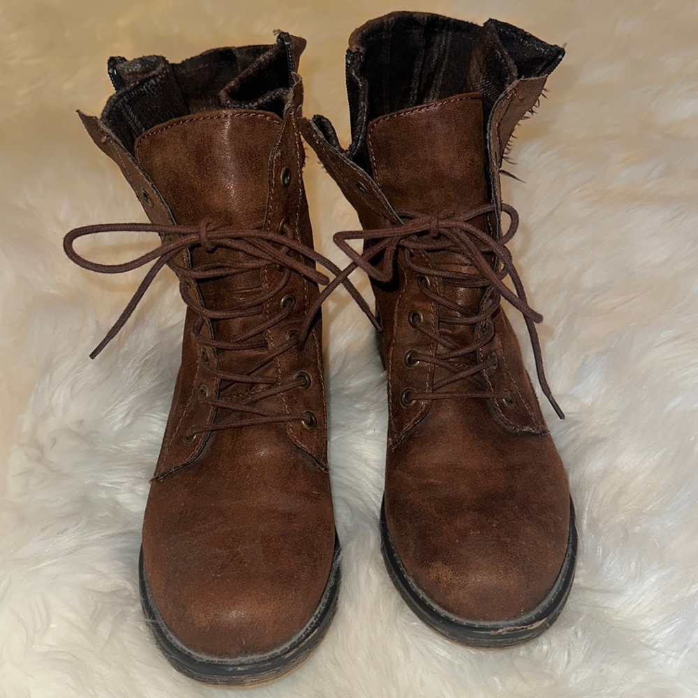 AMERICAN RAG LACE UP ANKLE BOOTS! SIZE : 9 1/2